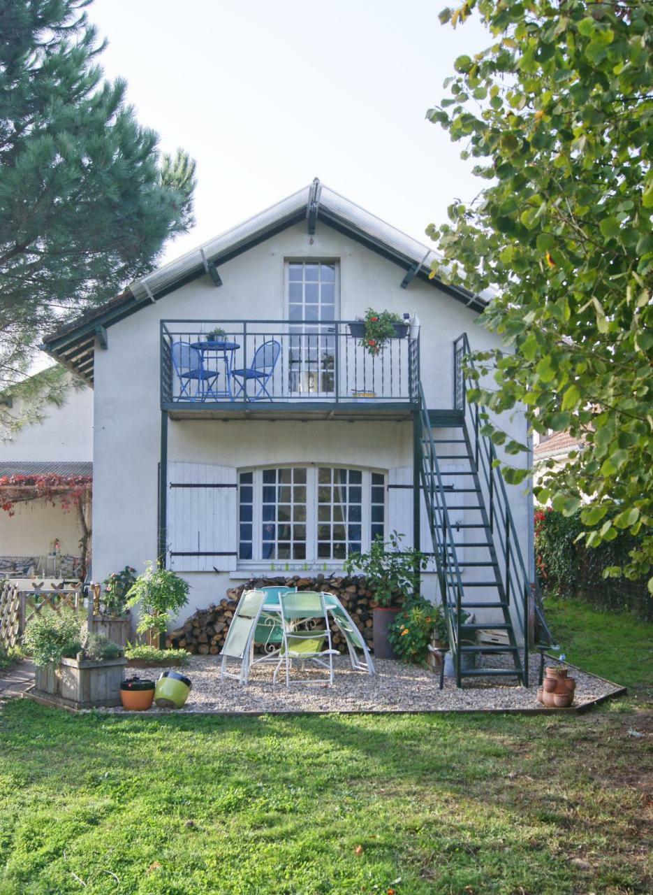 Le Grenier De Louisette Bed & Breakfast Libourne Dış mekan fotoğraf